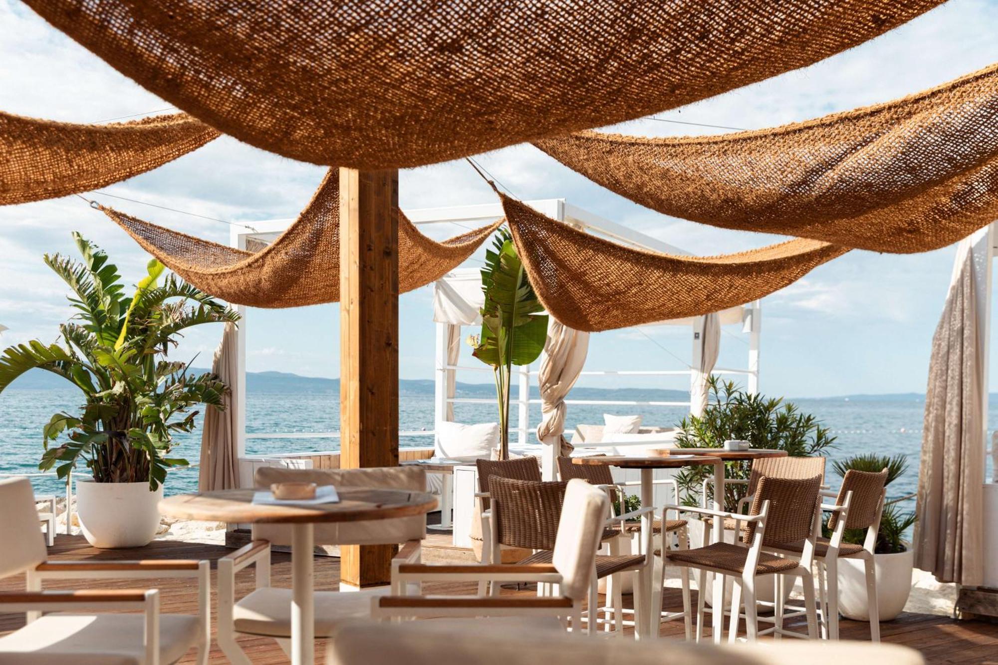 Radisson Blu Resort & Spa Сплит Екстериор снимка The Beach Club