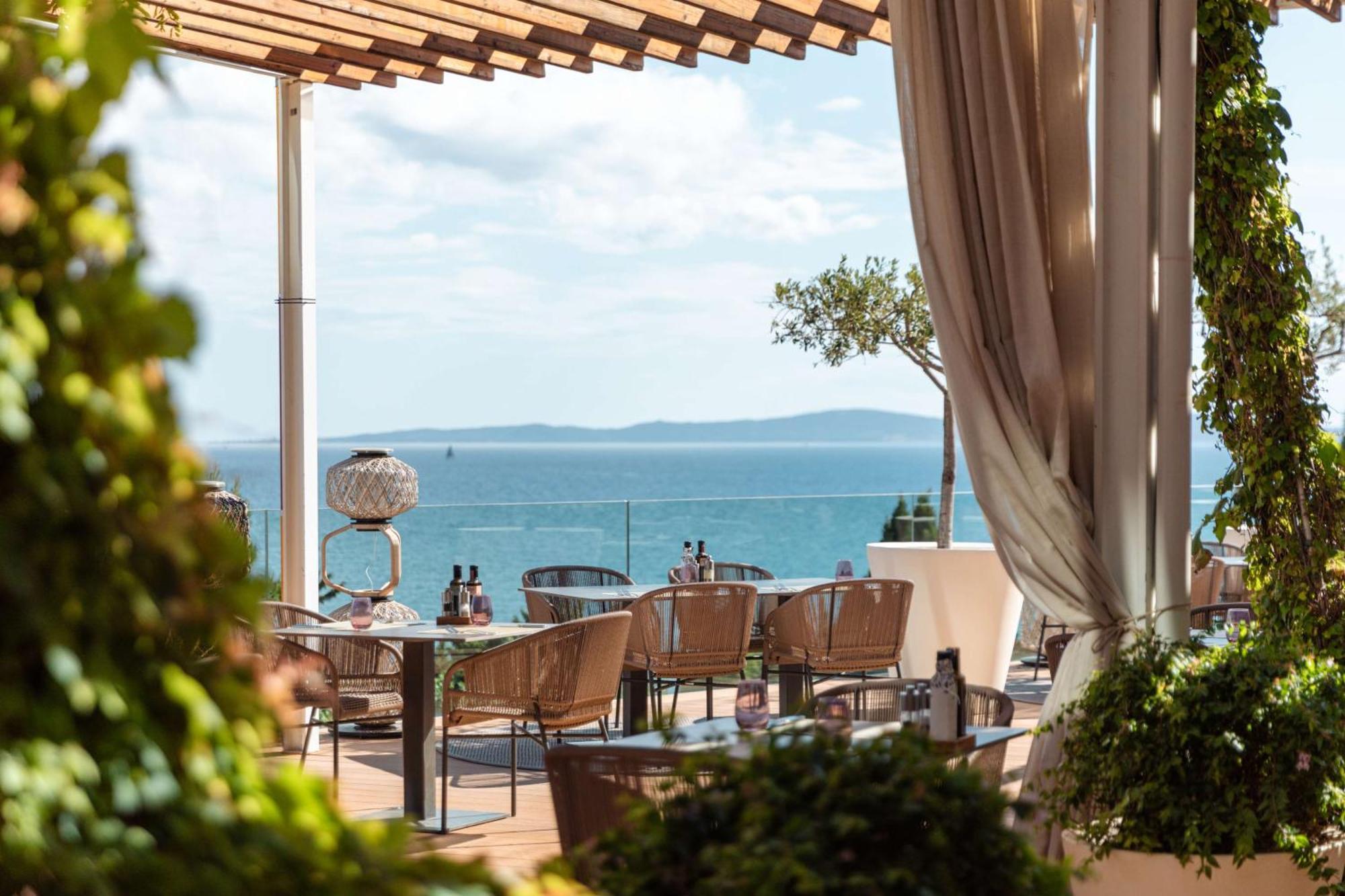 Radisson Blu Resort & Spa Сплит Екстериор снимка The View