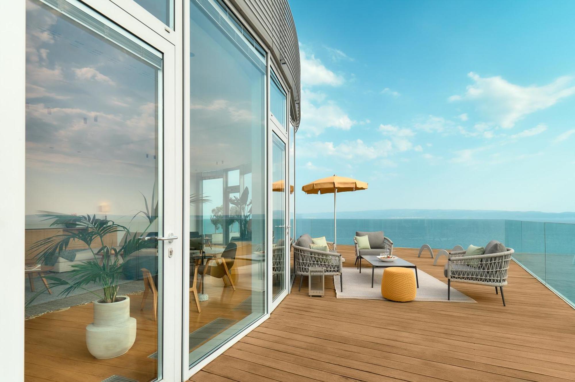Radisson Blu Resort & Spa Сплит Екстериор снимка The Sky Terrace
