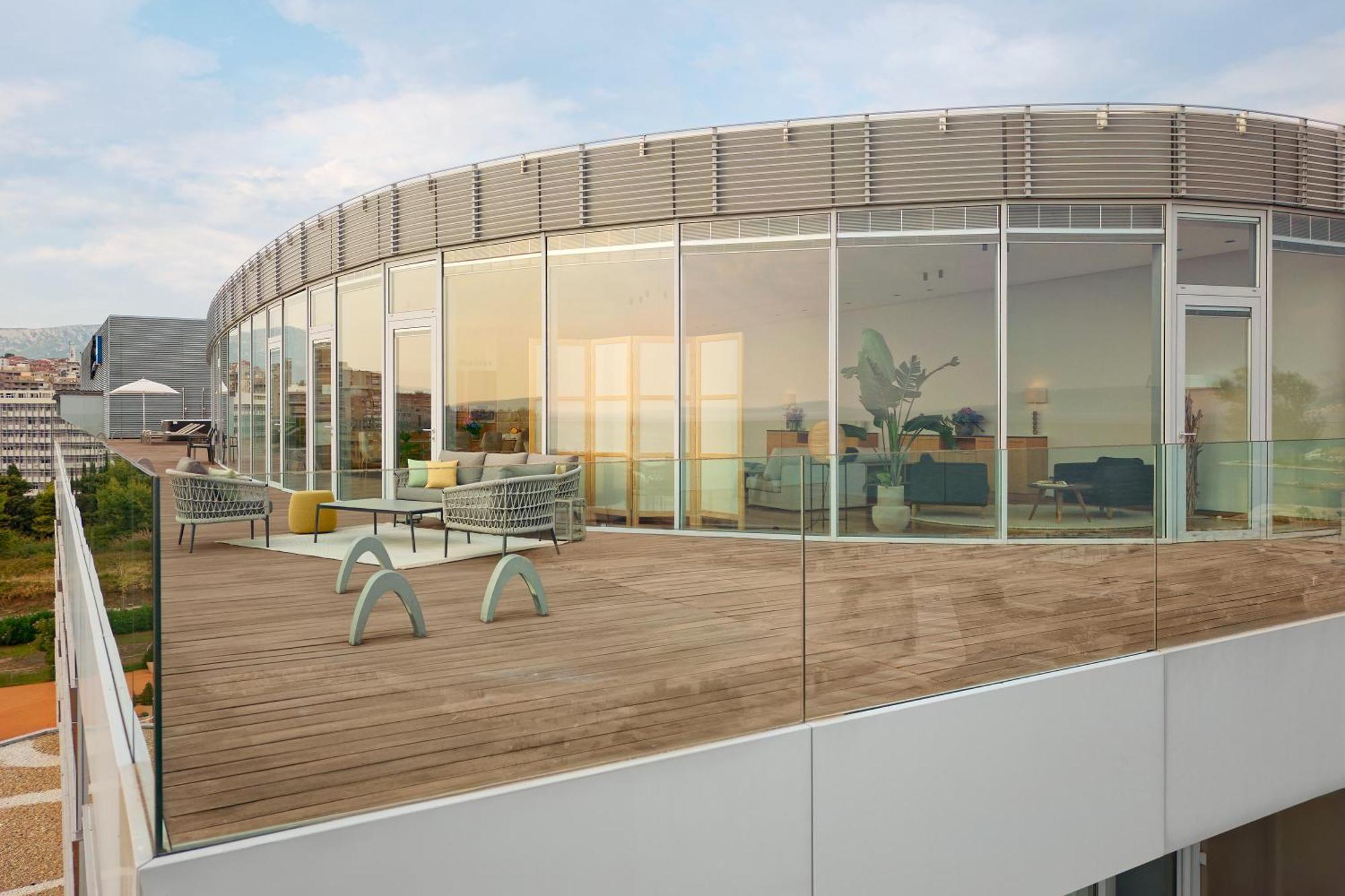 Radisson Blu Resort & Spa Сплит Екстериор снимка The terrace of the German National Academy of Sciences, Leopoldina, Halle/Saale