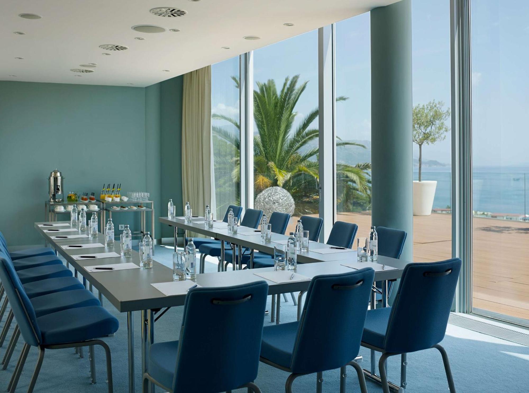 Radisson Blu Resort & Spa Сплит Екстериор снимка Meeting room
