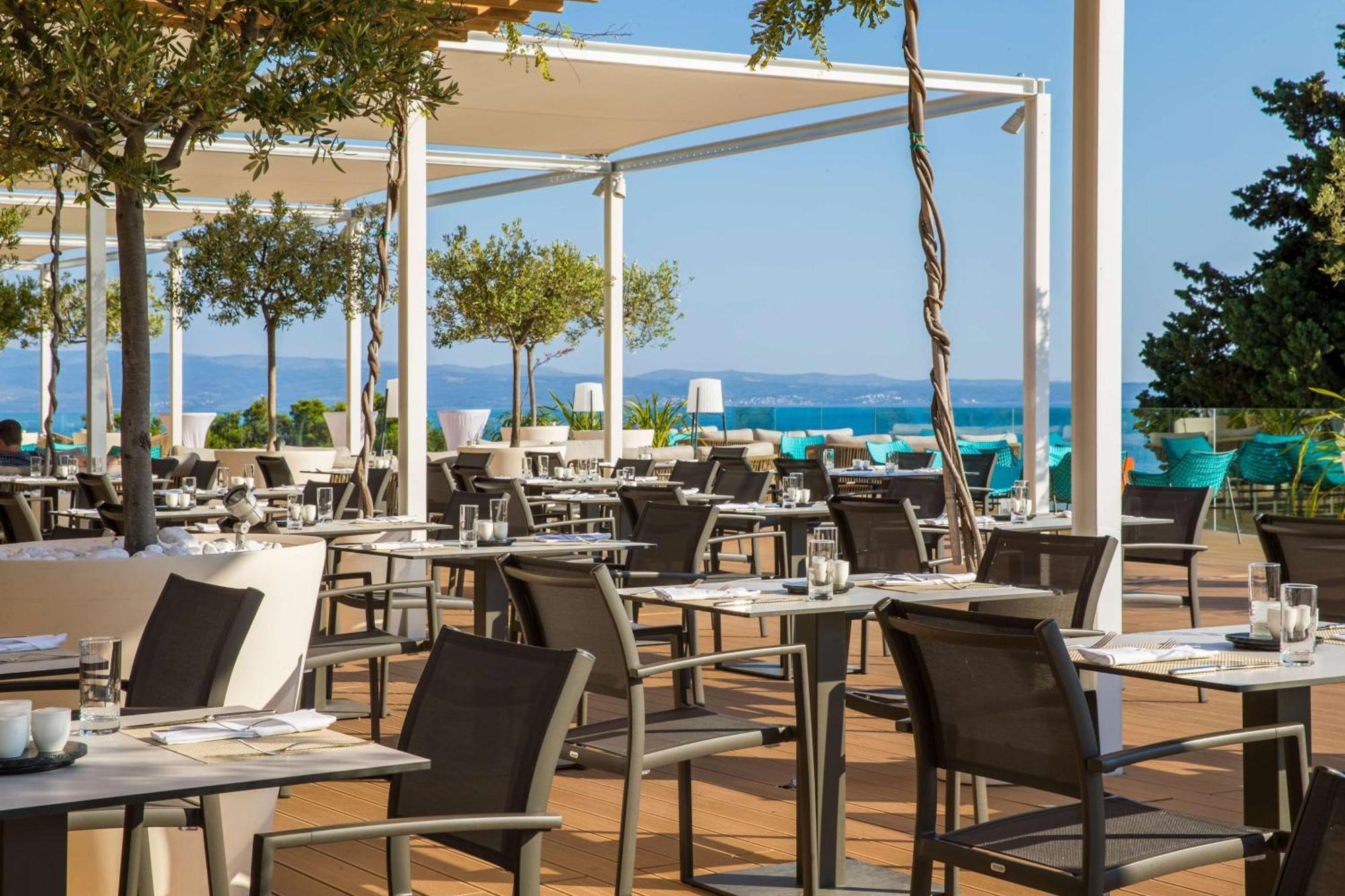 Radisson Blu Resort & Spa Сплит Екстериор снимка Restaurant