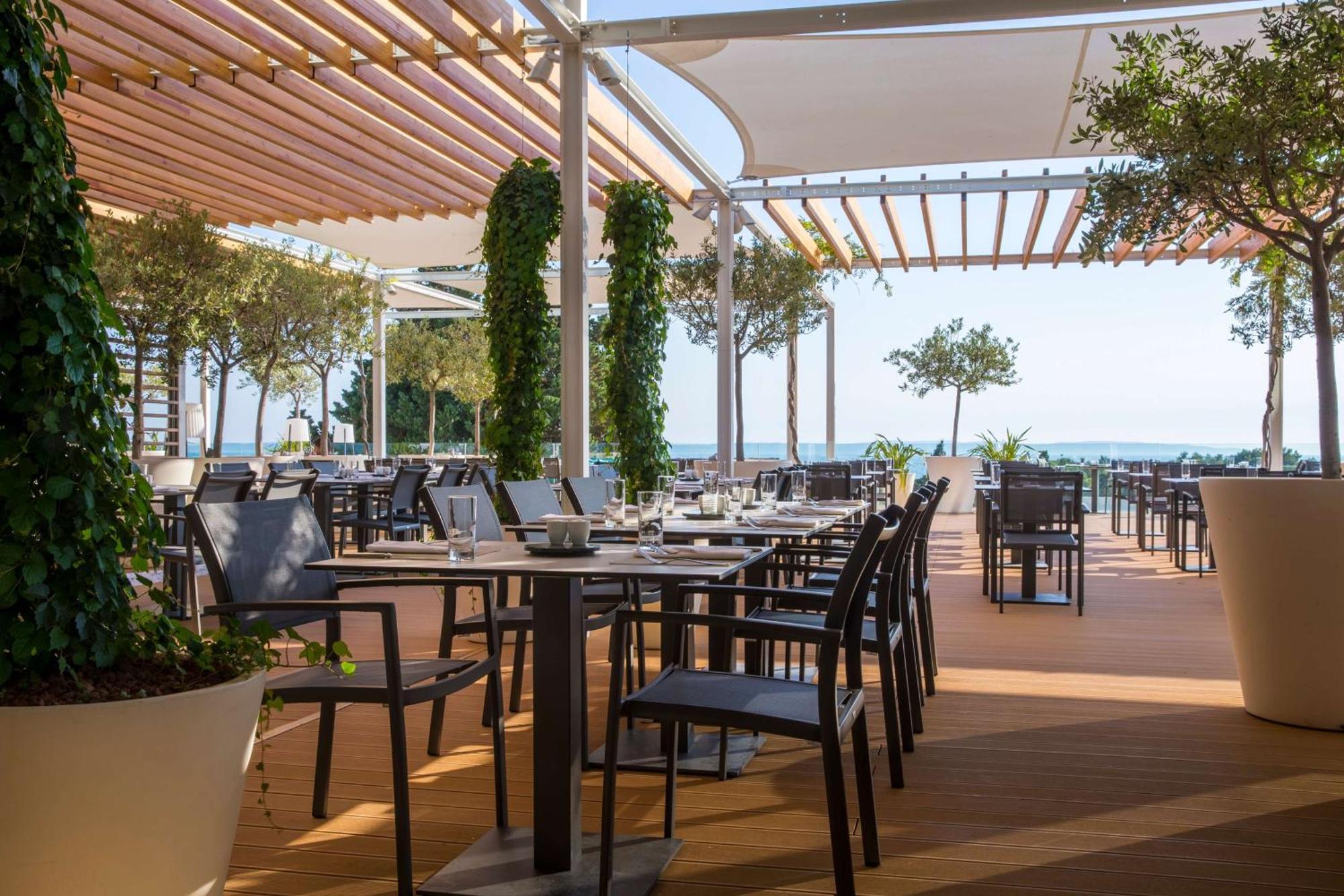 Radisson Blu Resort & Spa Сплит Екстериор снимка Restaurant
