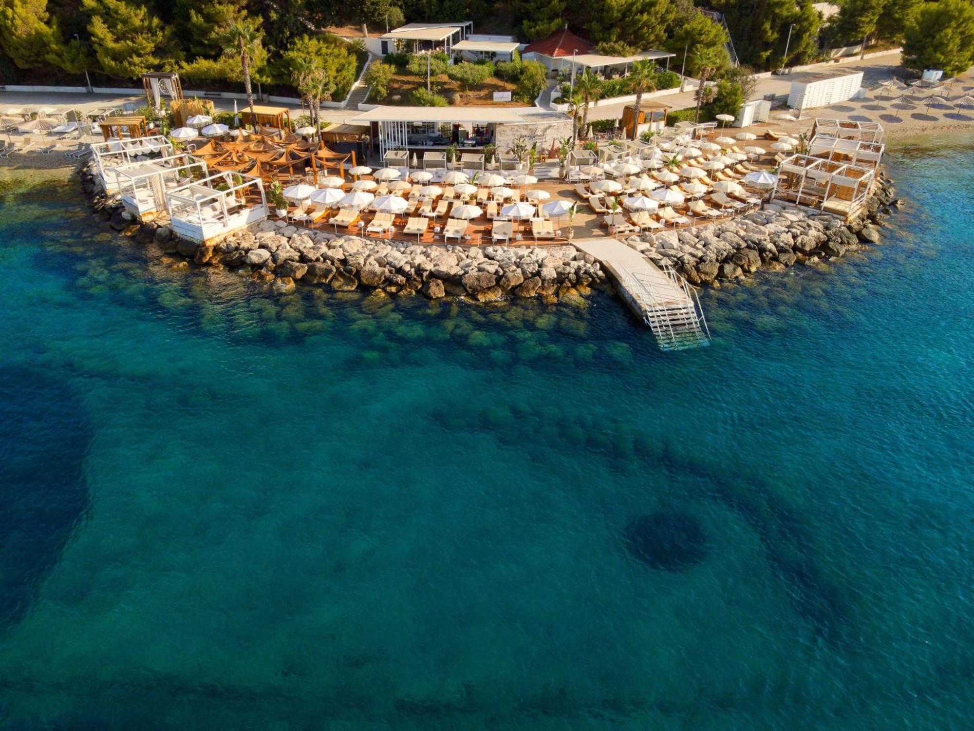 Radisson Blu Resort & Spa Сплит Екстериор снимка Aerial view of the beach