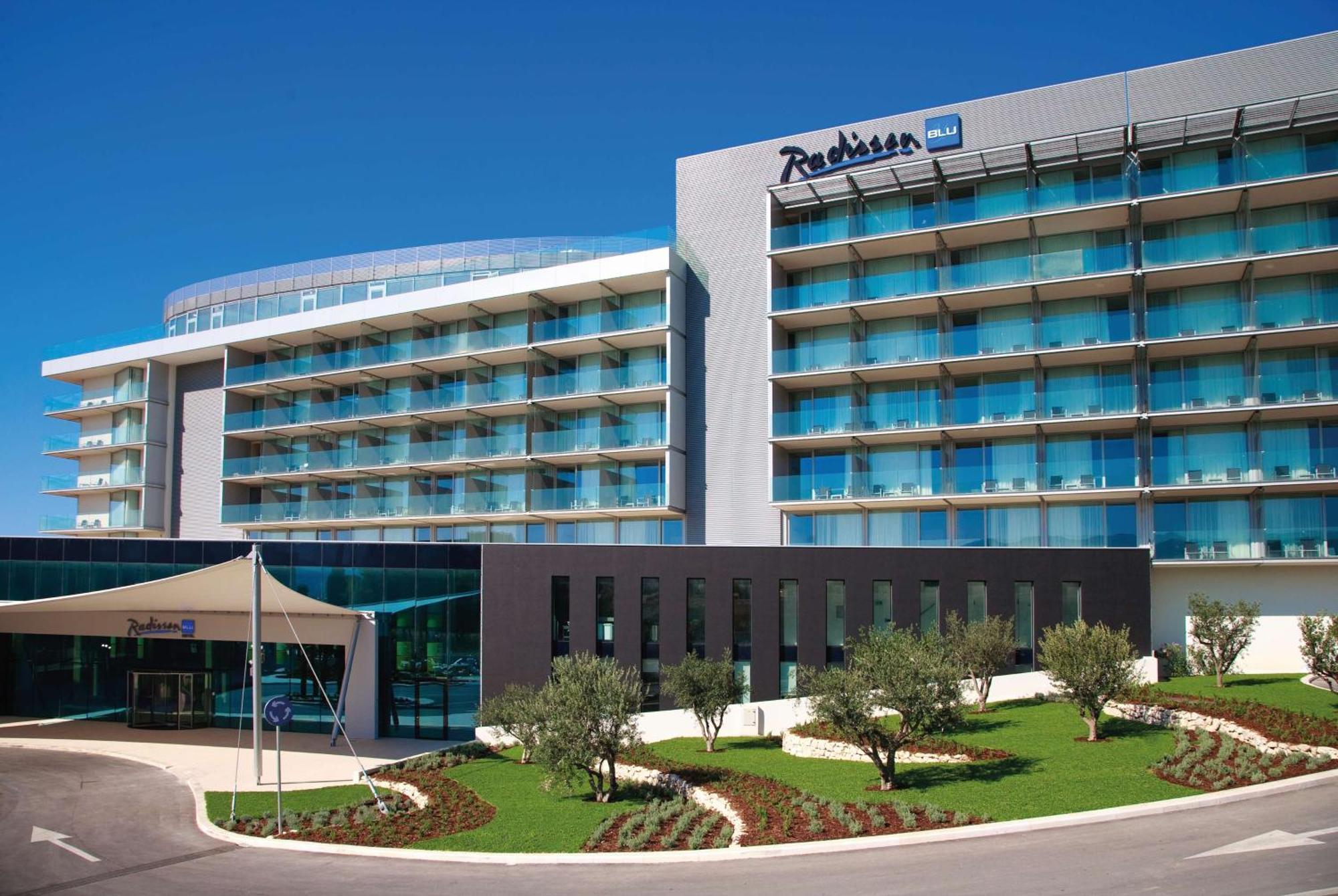 Radisson Blu Resort & Spa Сплит Екстериор снимка Radisson Blu Resort, Split