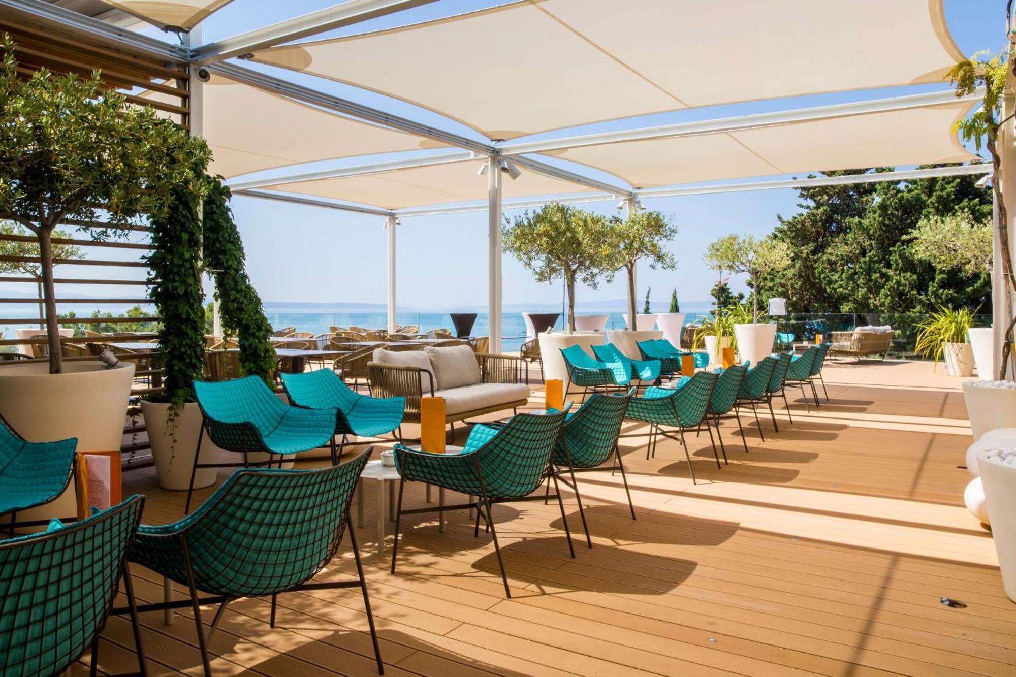 Radisson Blu Resort & Spa Сплит Екстериор снимка The Sky Bar