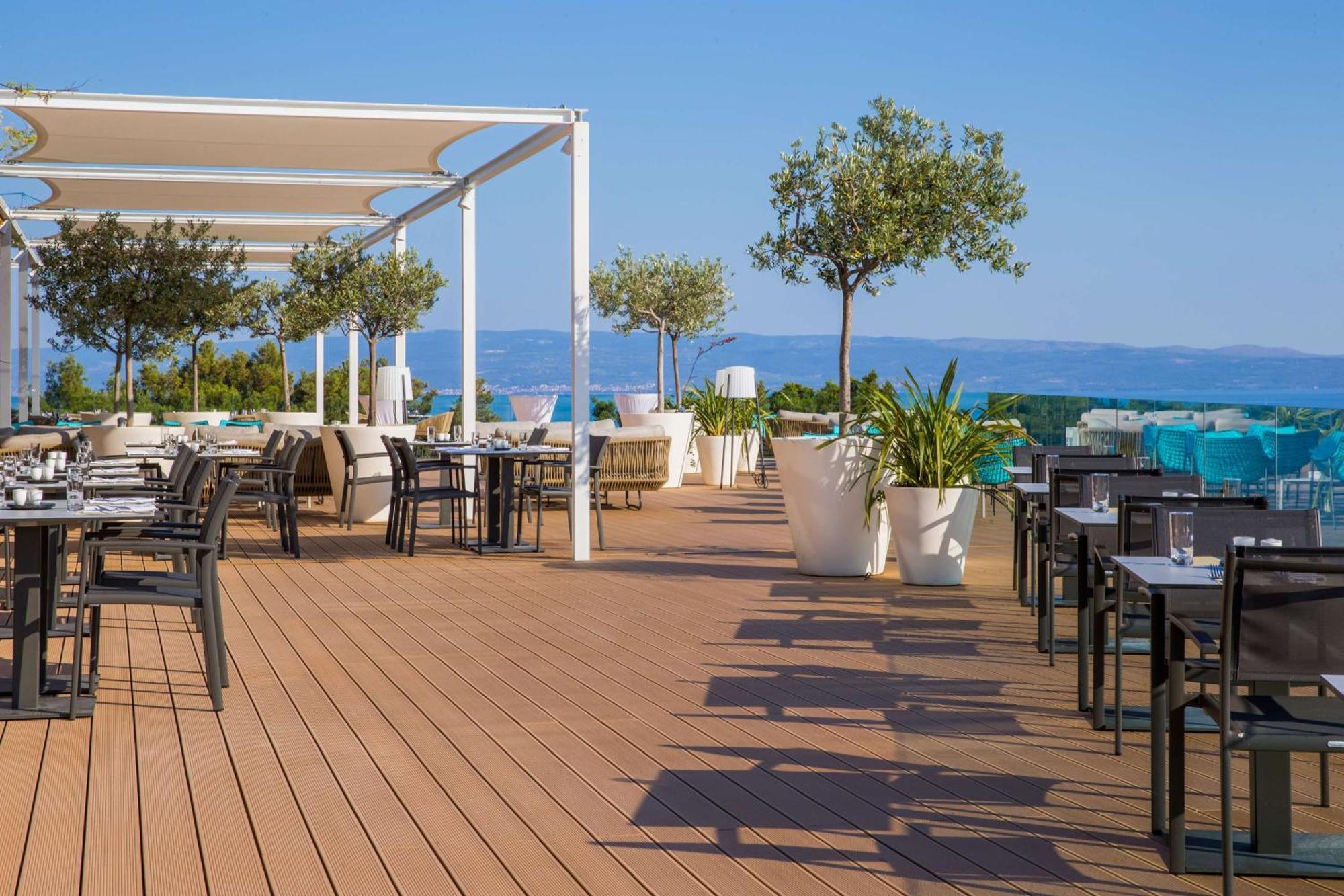Radisson Blu Resort & Spa Сплит Екстериор снимка Skyline