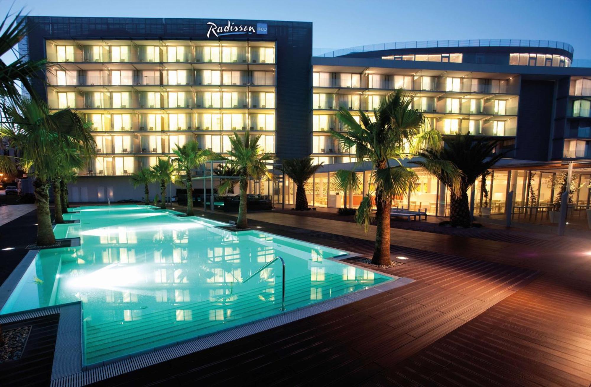 Radisson Blu Resort & Spa Сплит Екстериор снимка Radisson Blu Resort, Larnaca