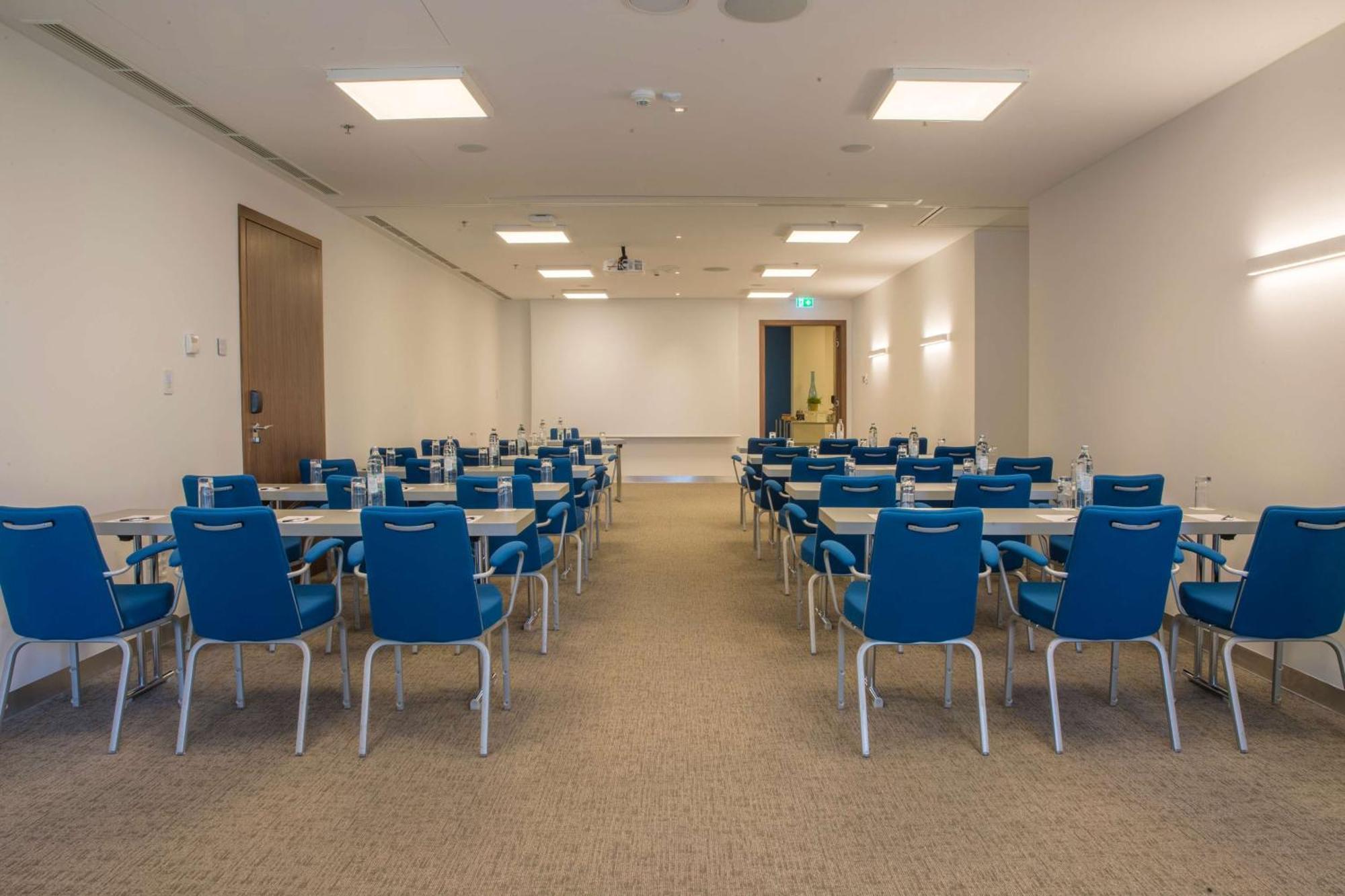 Radisson Blu Resort & Spa Сплит Екстериор снимка Meeting room